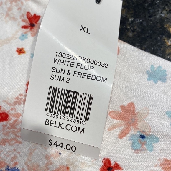 A womens New Directions floral stretch 3/4 sleeve regular size top XL.  NWT - Picture 6 of 6